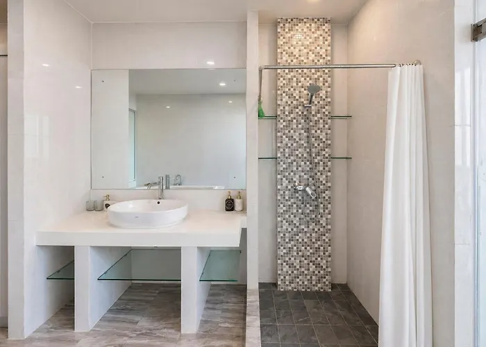 Kinditto 3br Kuta Bali Near Melasi By Travelio Villa *